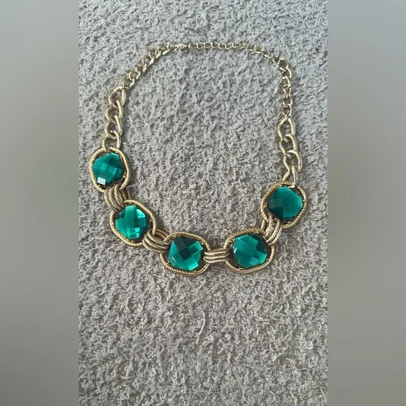 Vintage Gold-Tone Chunky Statement Necklace with Teal/Emerald Faceted Stones - Picture 3 of 7